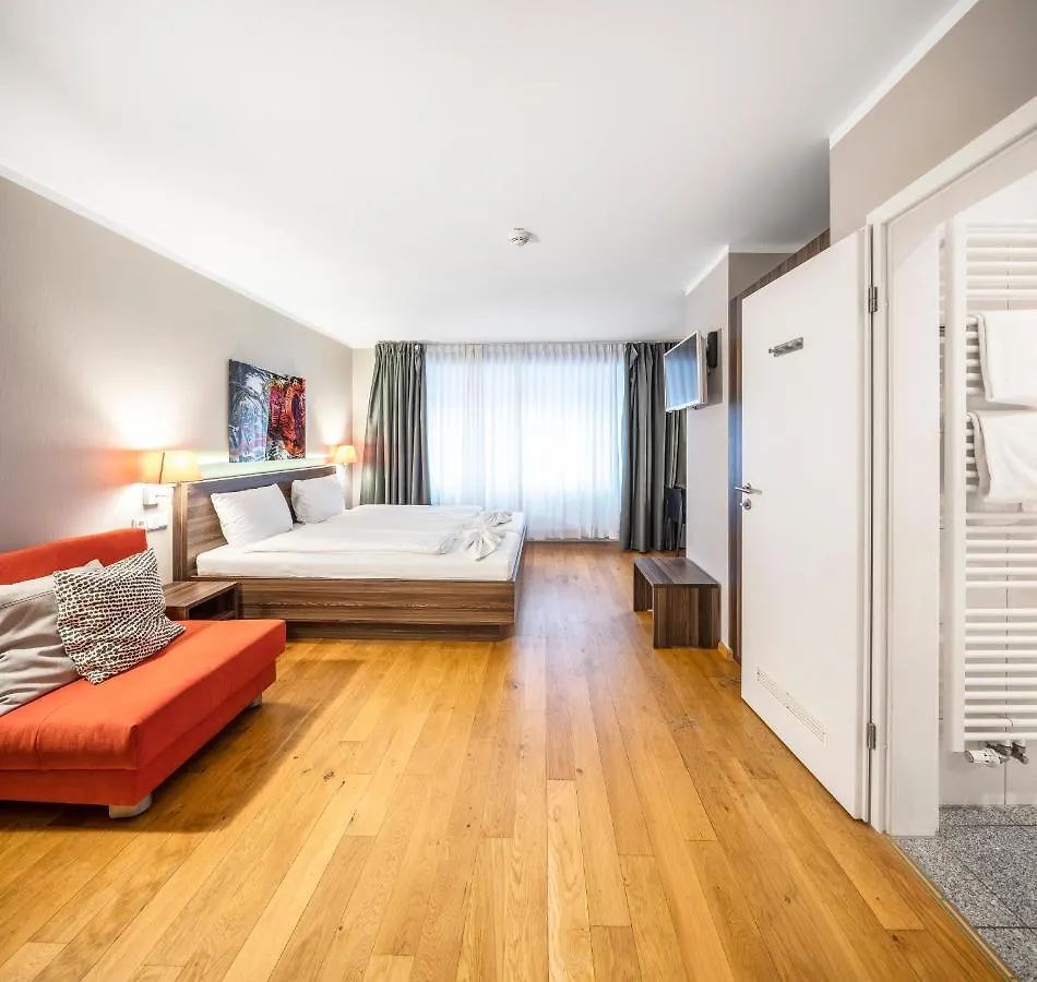 Living-World Aparthotel Heidelberg 3*,